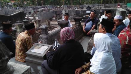 Zikir dan Ziarah Makam Pamong Desa Sabdodadi